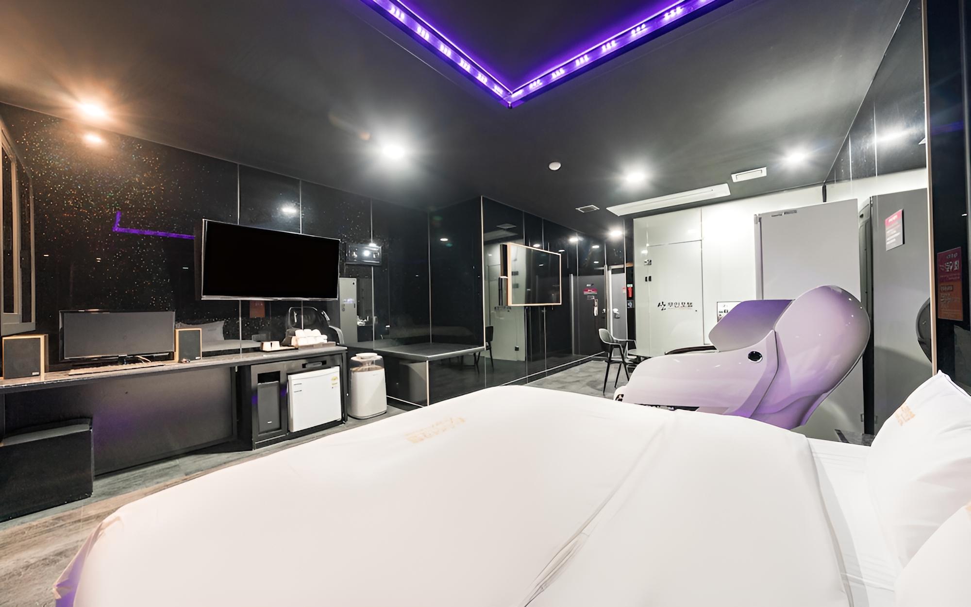 Room (VIP Black (styler phantom massage cha)