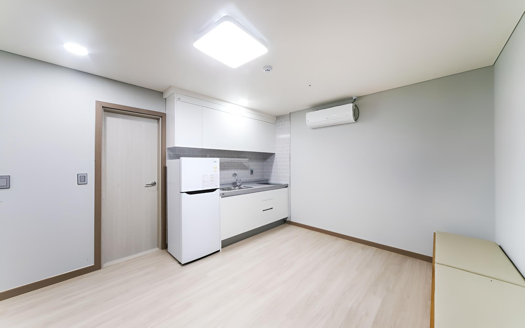Room (Condo room (cooking available 20000 w) photo 2