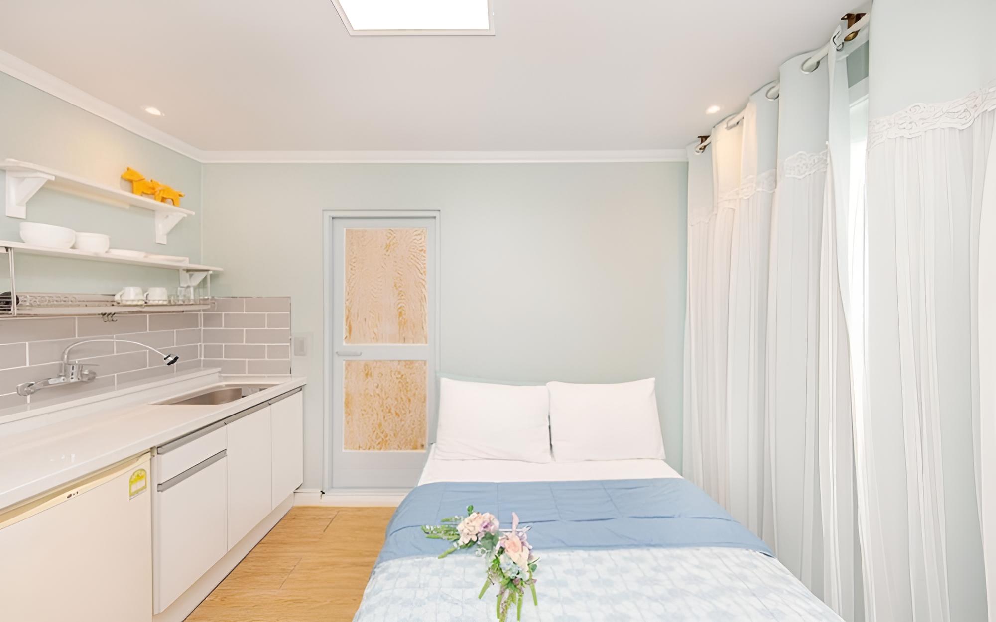 Room (Couple Room (bed))