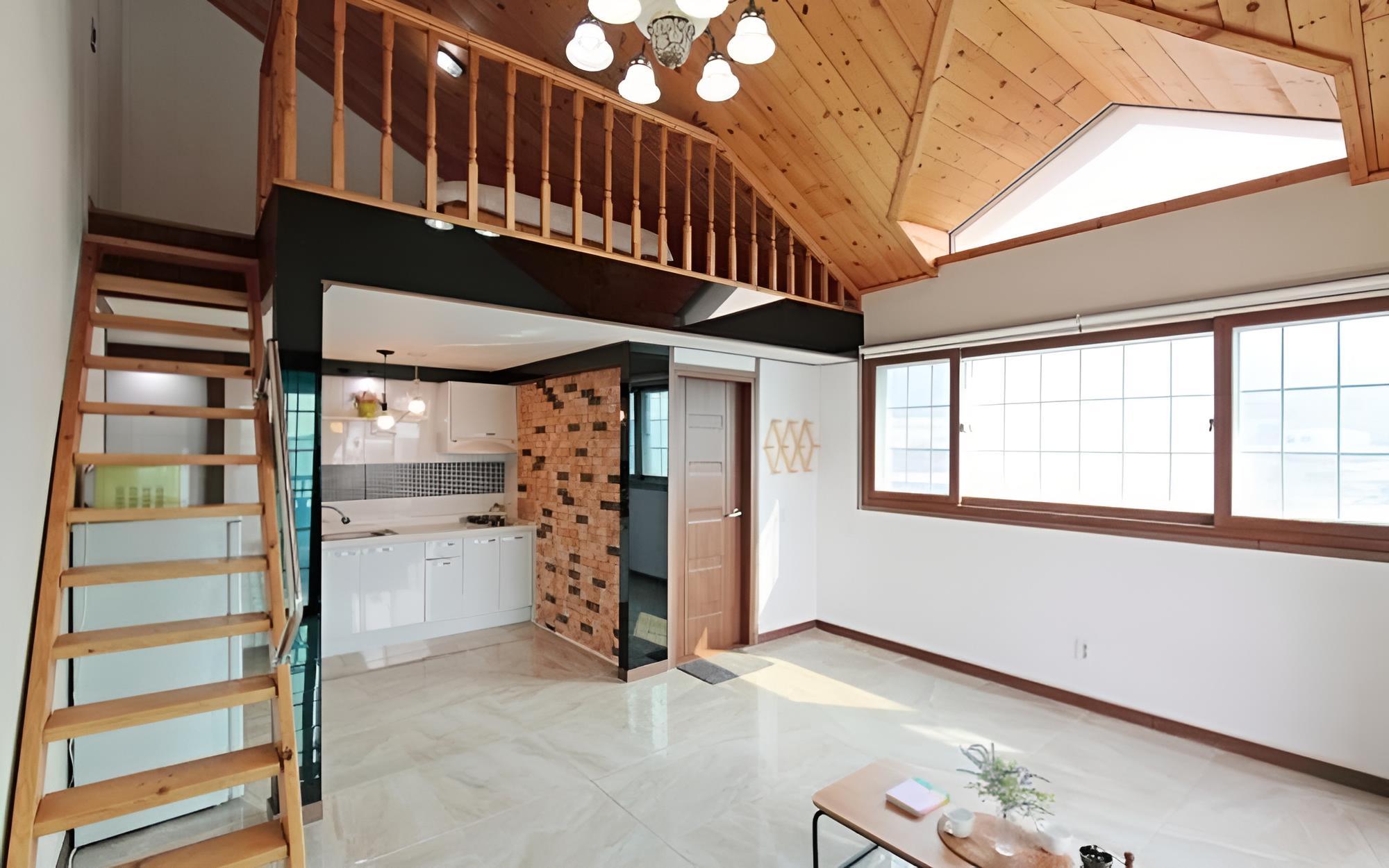 Room (A304 (Duplex Private Terrace))