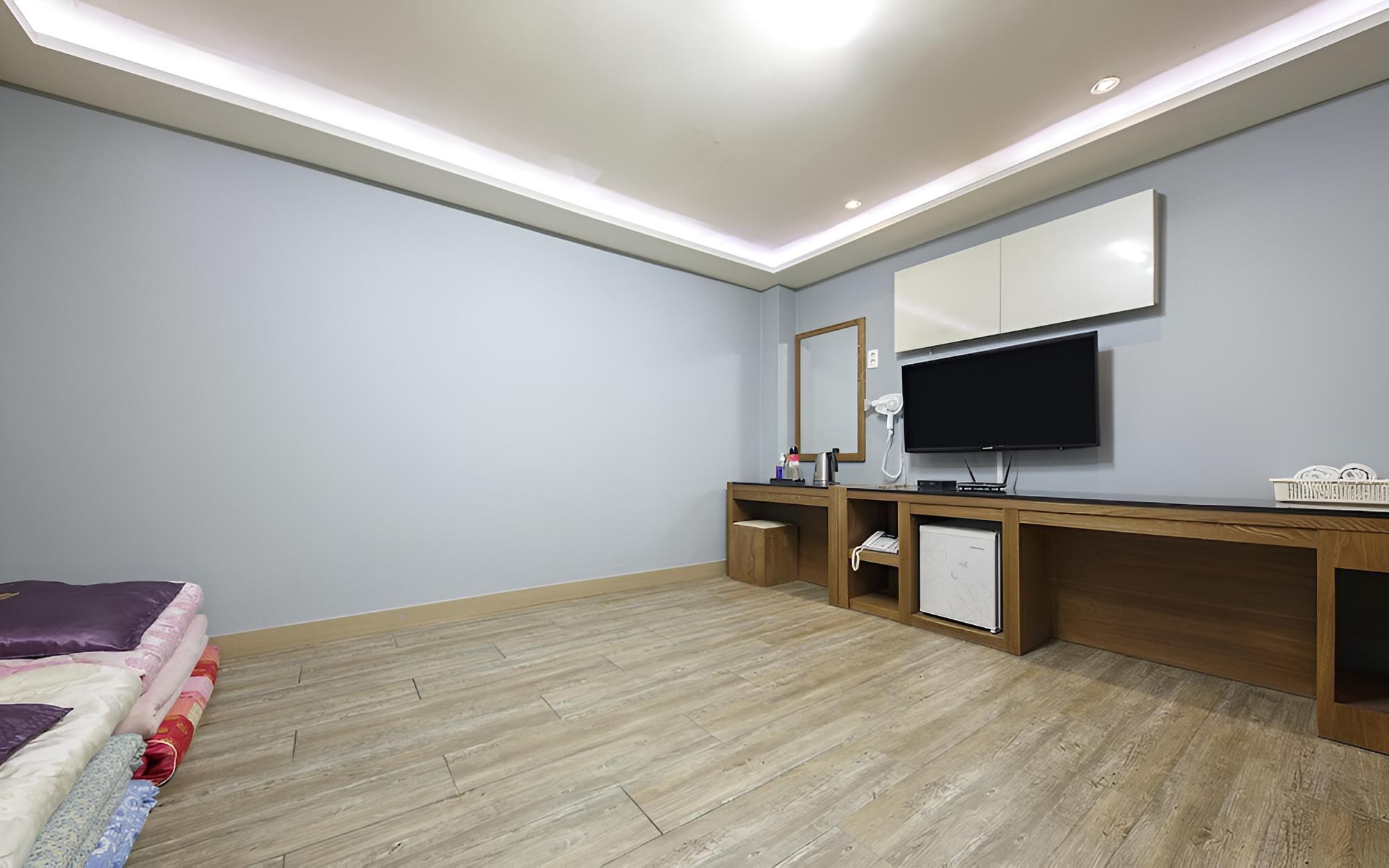 Room (Koreansil Deluxe)
