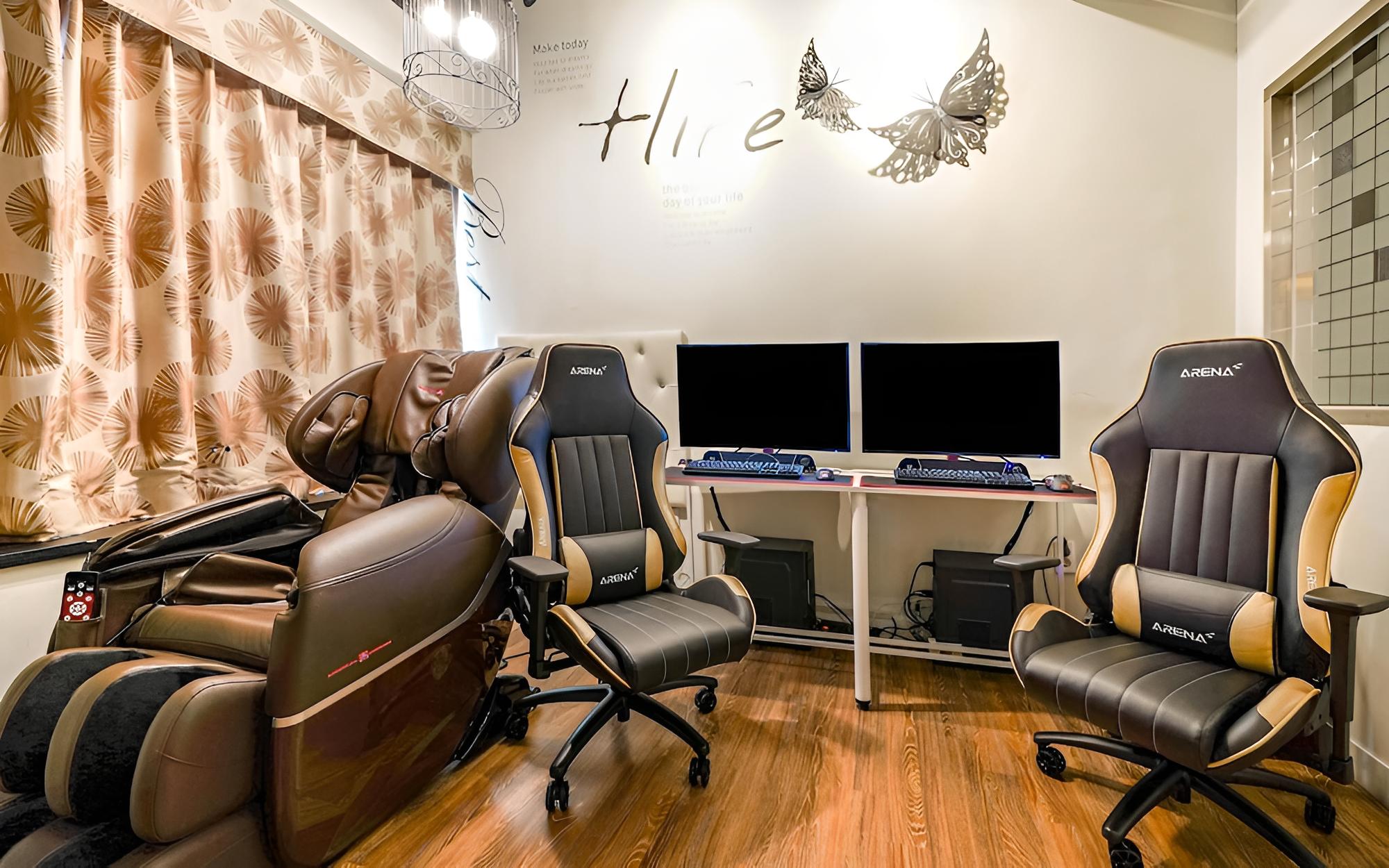 Room (VIP Twin massage chair equipped with )