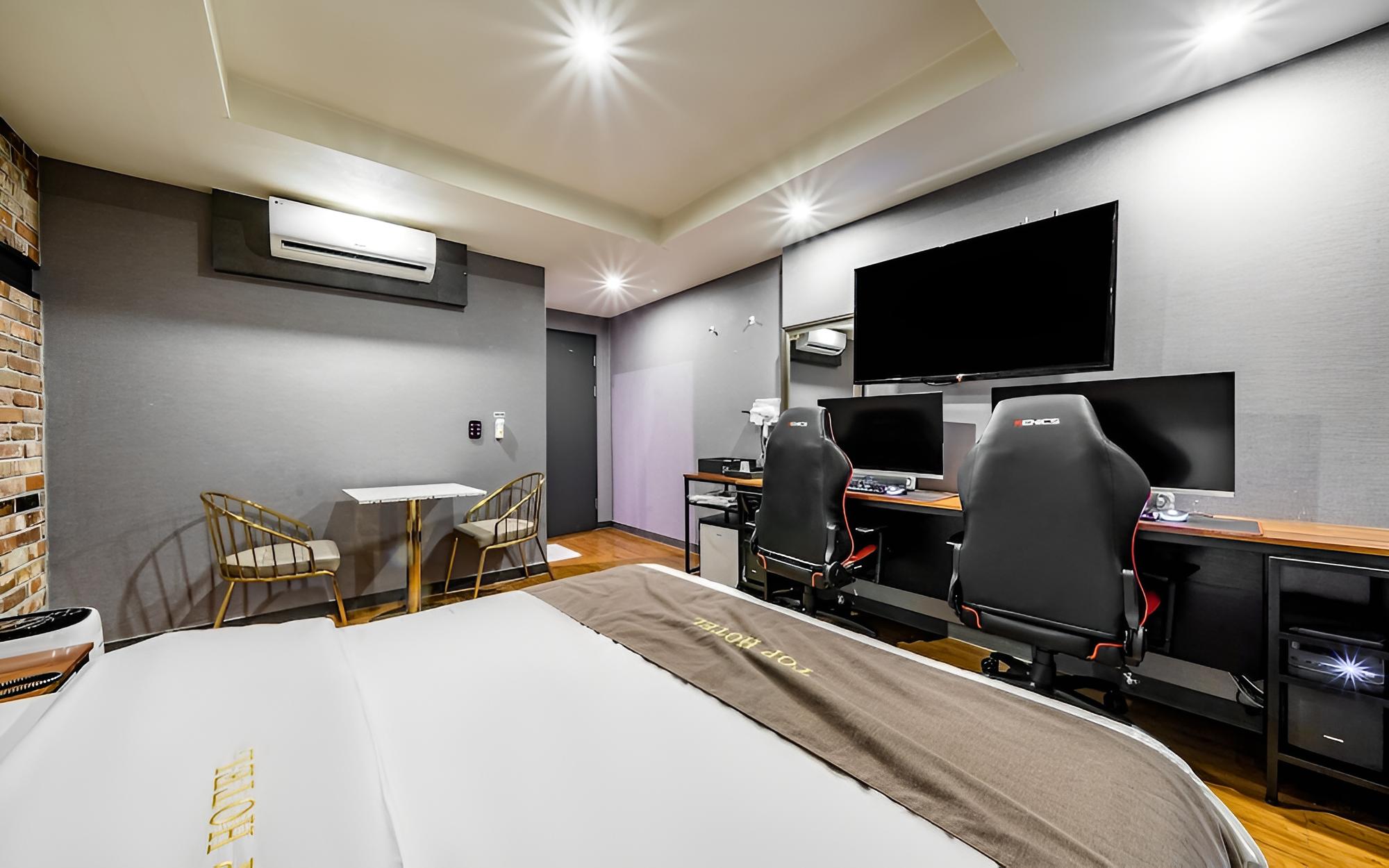 Room (Standard room B (air purifier random ) - Photo 4