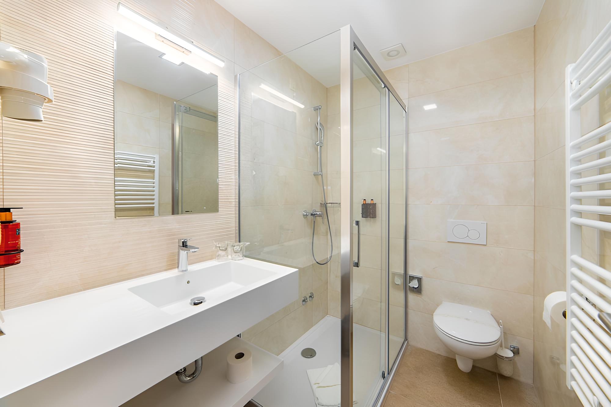 Economy Suite