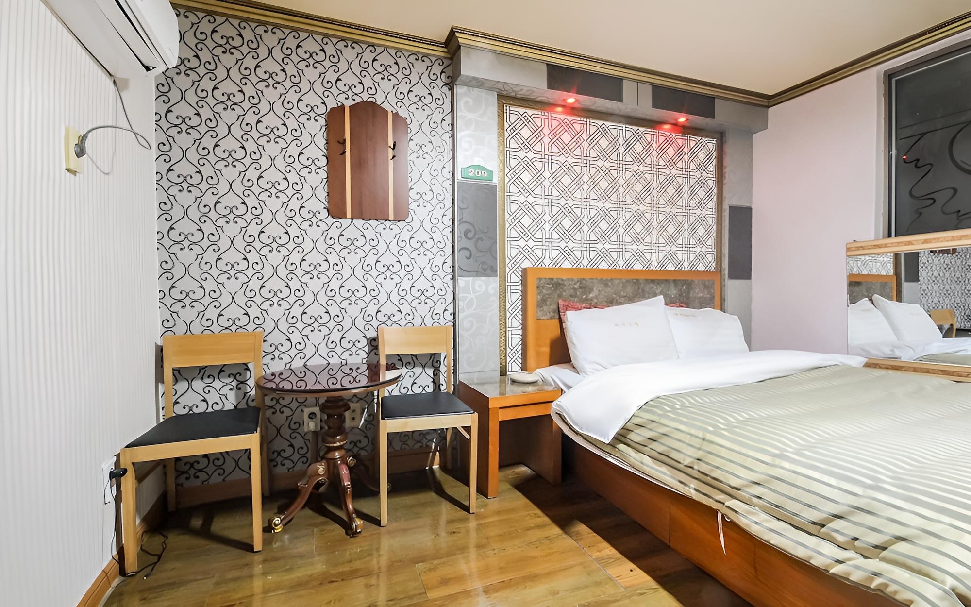Room (Standard Room)