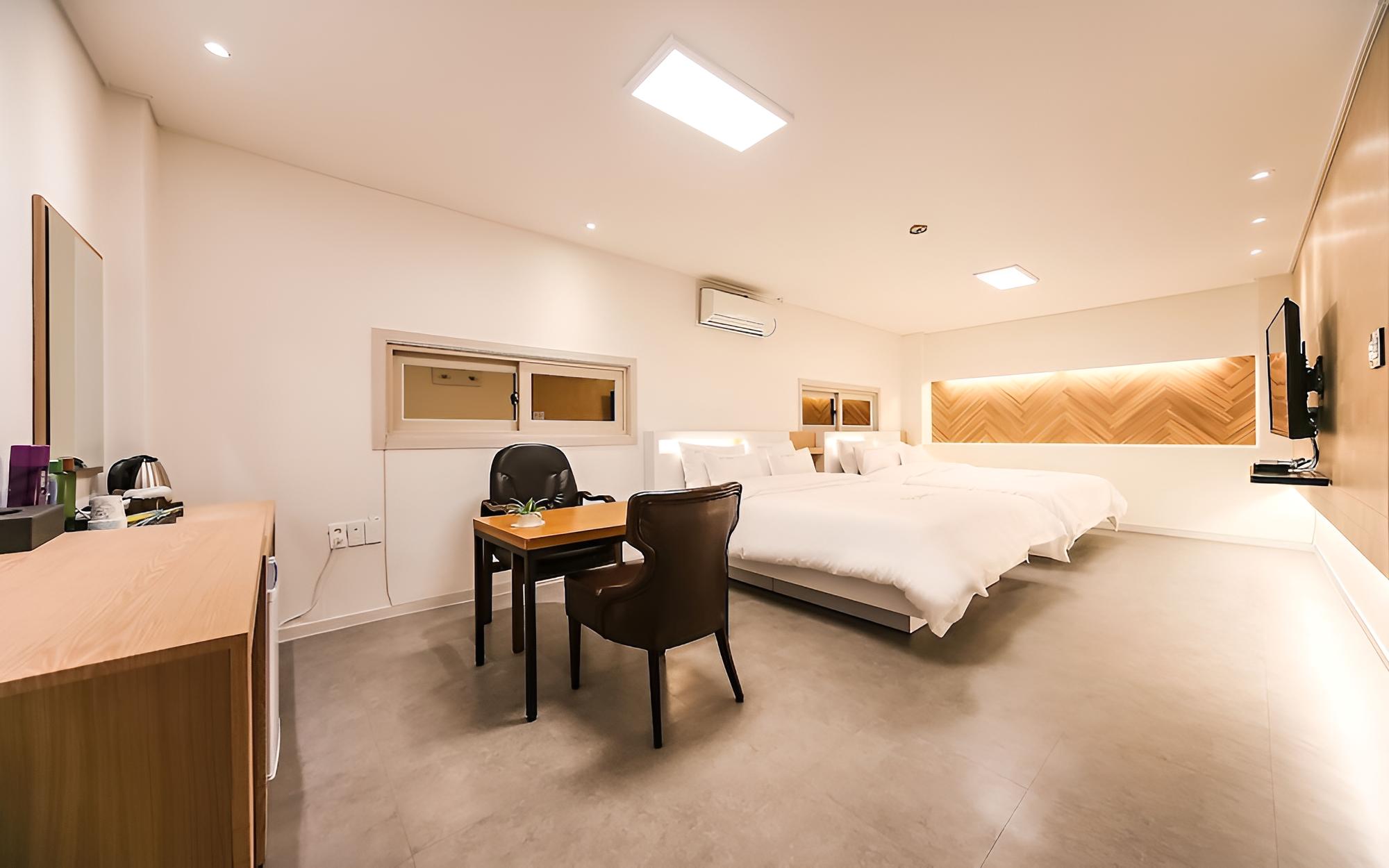 Room (Deluxe twin for 4 people (hotel latex) - Photo 3