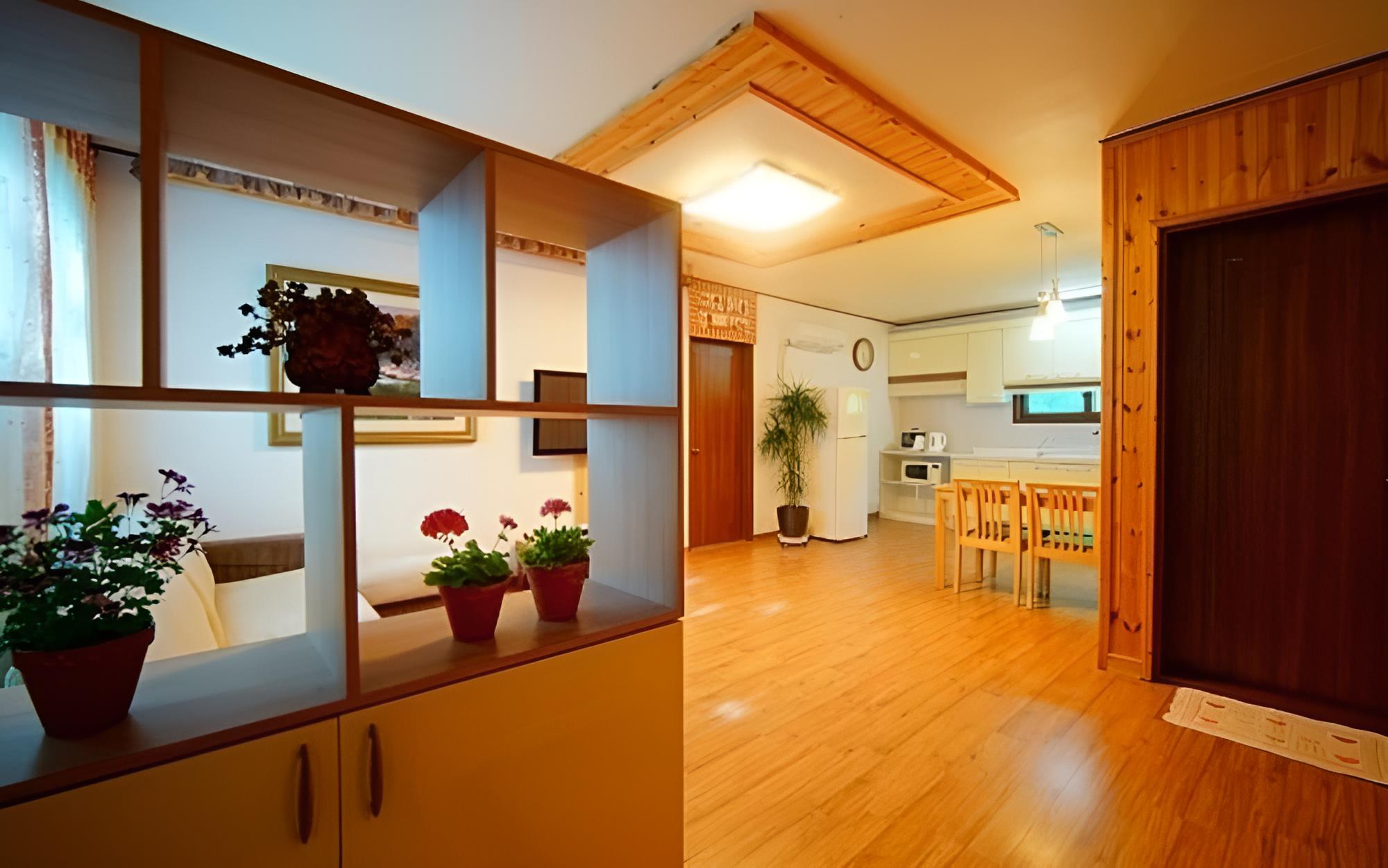 Room (Chocolate Mint)