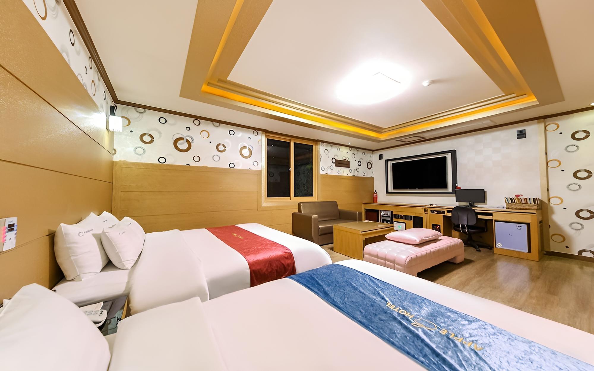 Room (VIP room (Netflix viewing double + do) photo 3