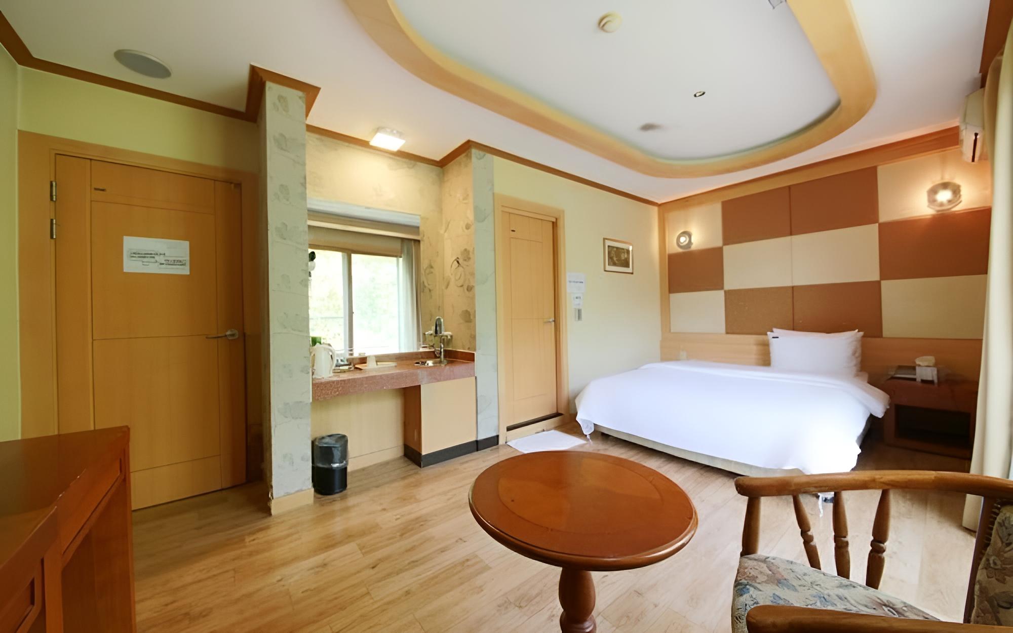 Room (Standard Room) photo 1