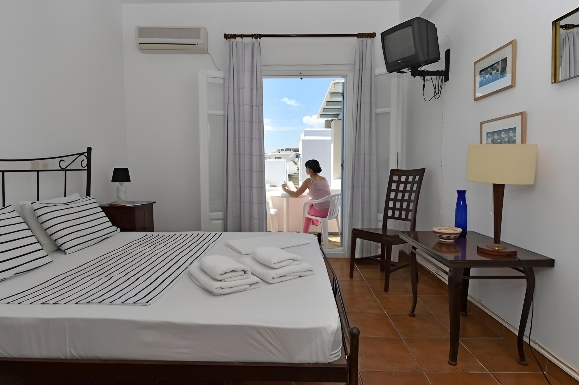 Double or Twin Room photo 3