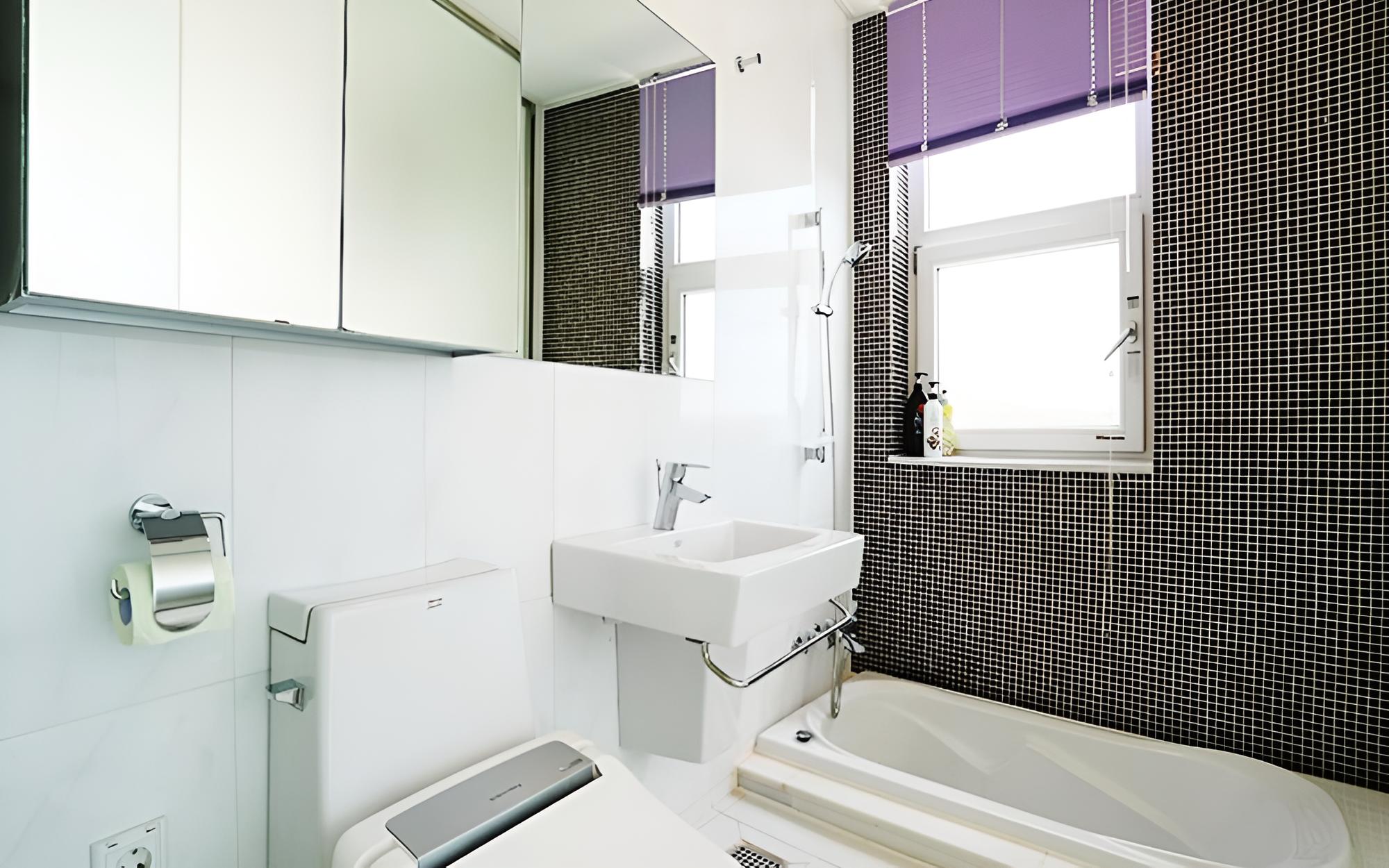 Room (202 (couple room))