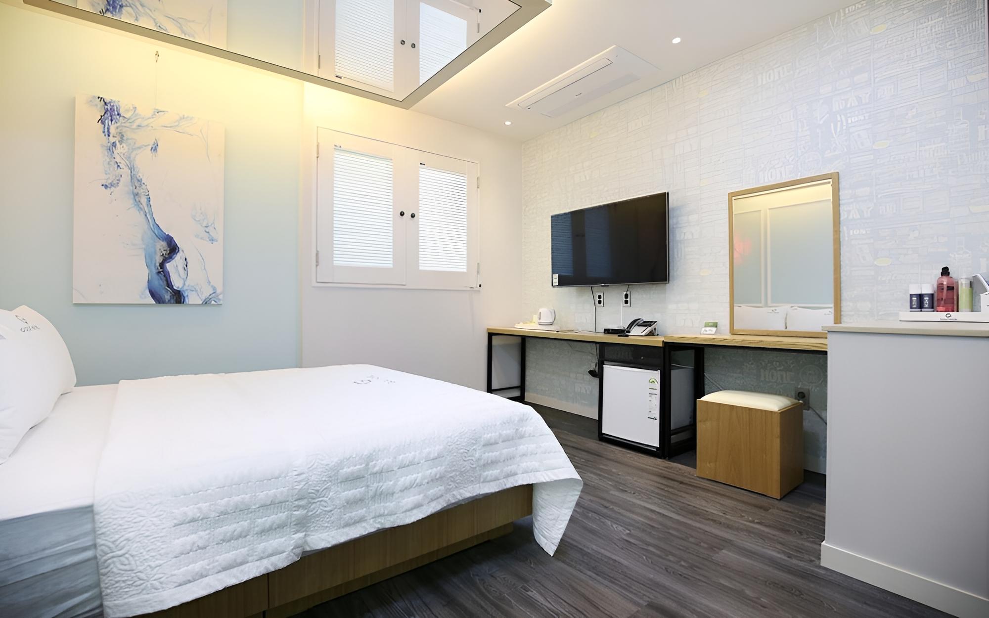 Room (Standard room) - Photo 9