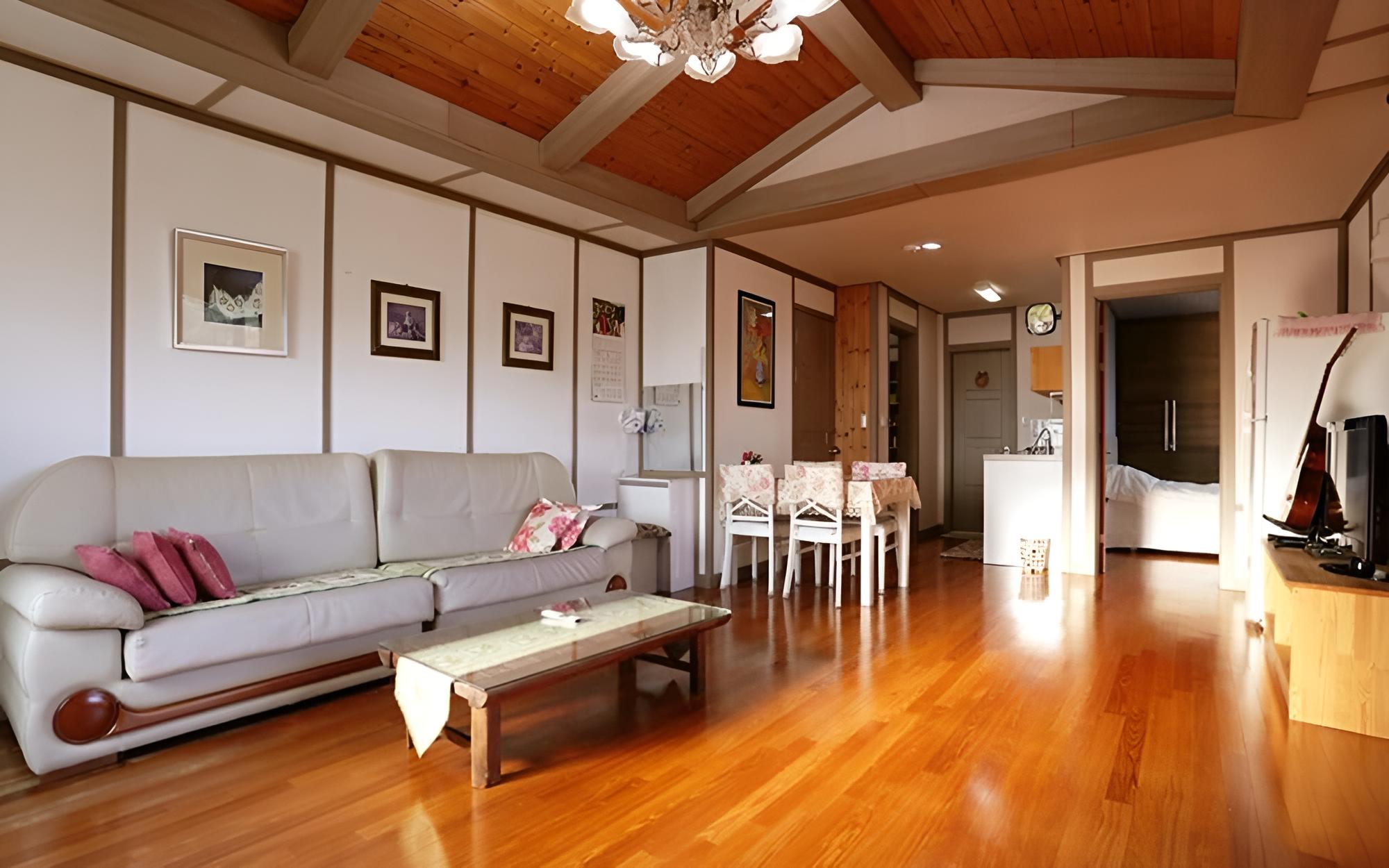 Room (Apple Mint)