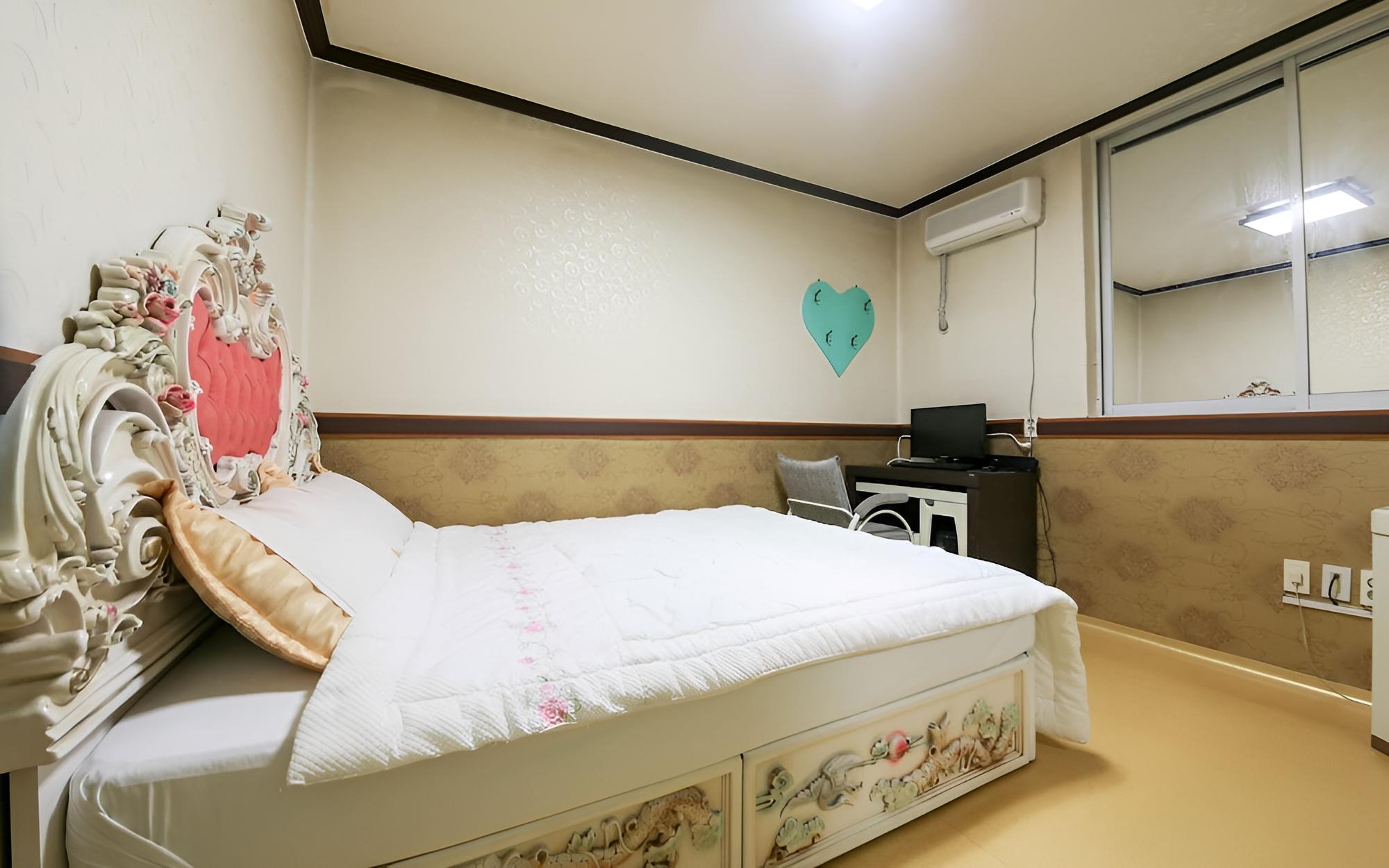 Room (Standard Room)