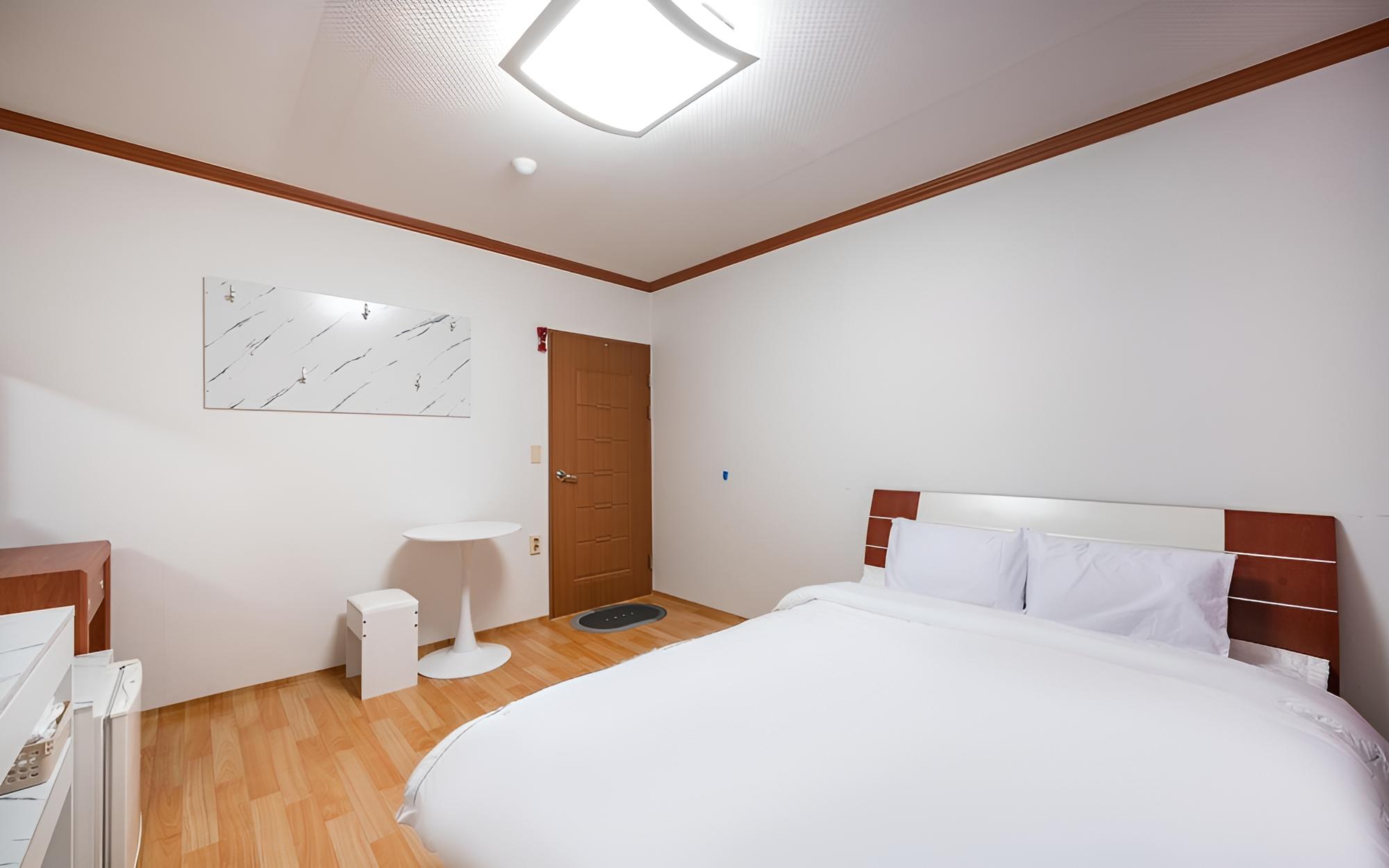 Room (Standard Room (OTT))