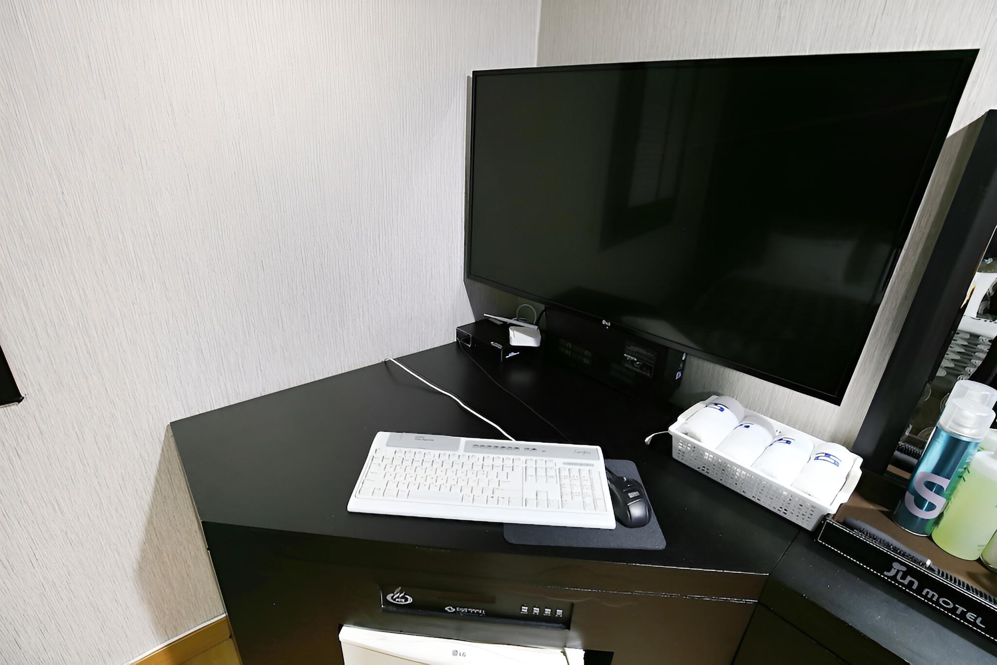 Room (Standard Room BLACK) - Photo 4