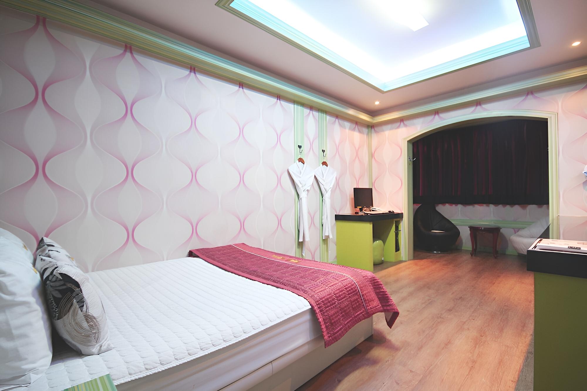 Room (Standard Room)