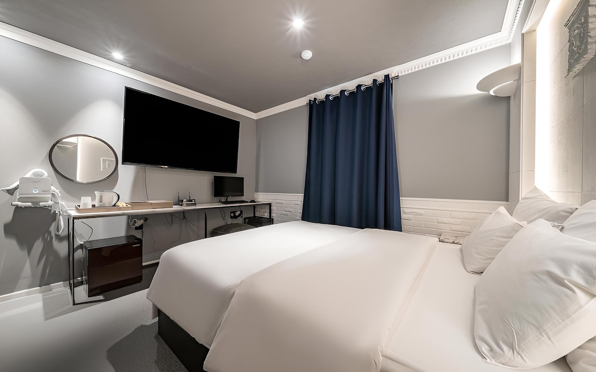 Room (Standard room (walk-in only no parkin) photo 2