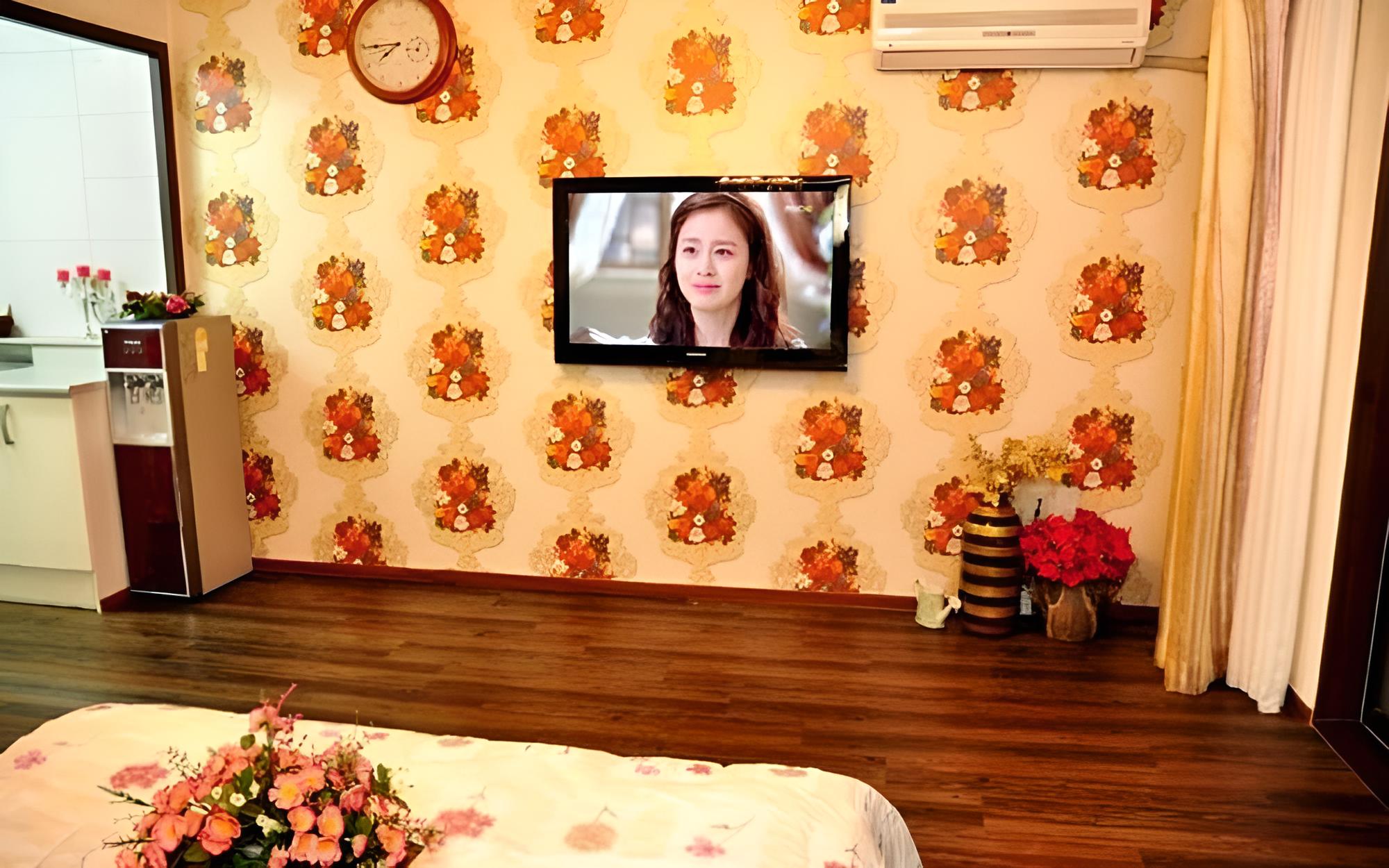 Room (Suite Room 1)