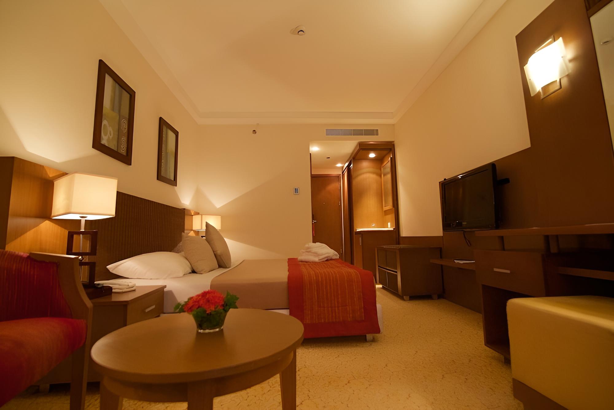 Economy Room