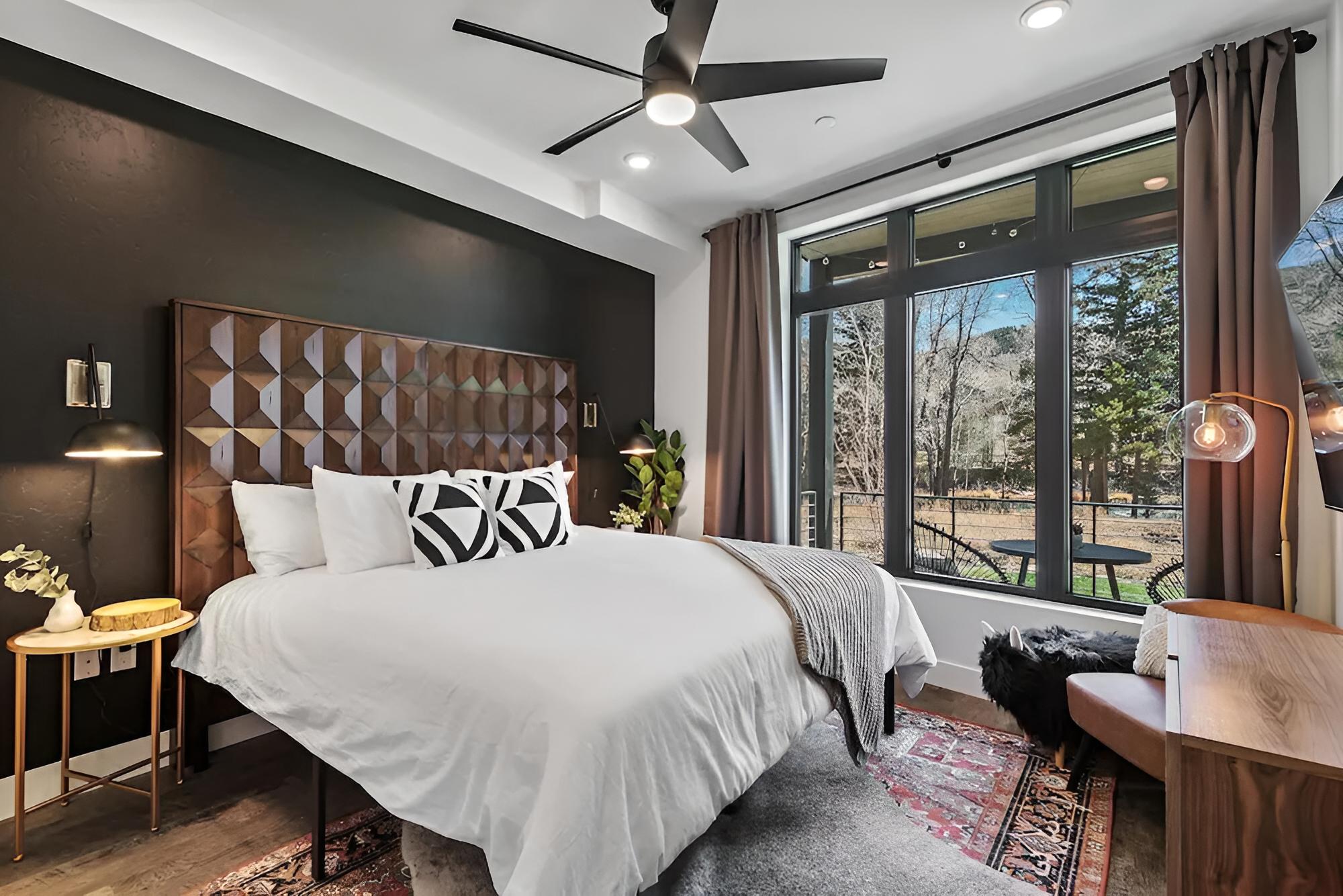 New Luxury Condo River View Sounds Patio Hot Tub, Bilde 5