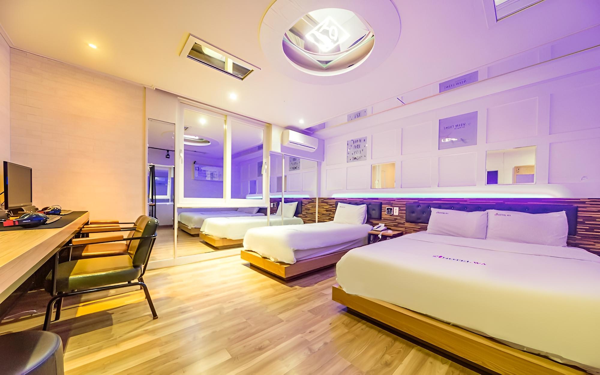 Room (Twin 2PC (Netflix available air purif)