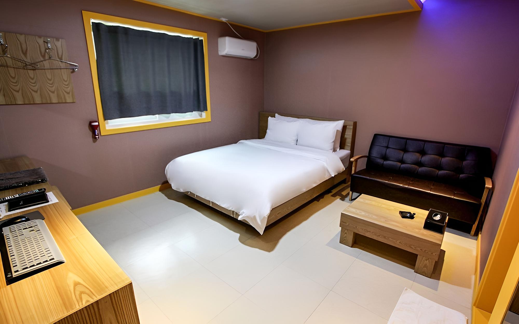 Room (Standard Room) - Photo 3