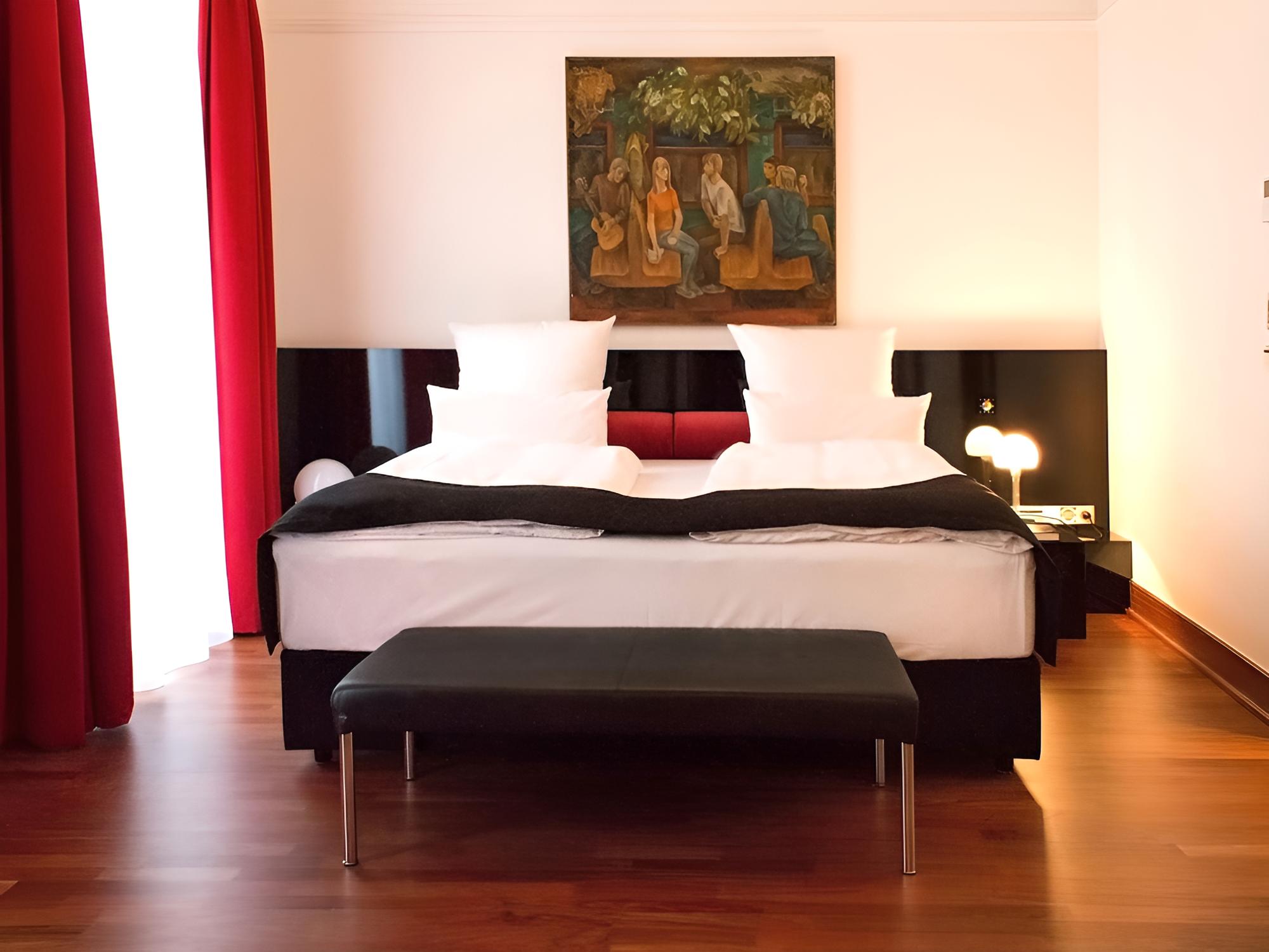 Suite photo 1