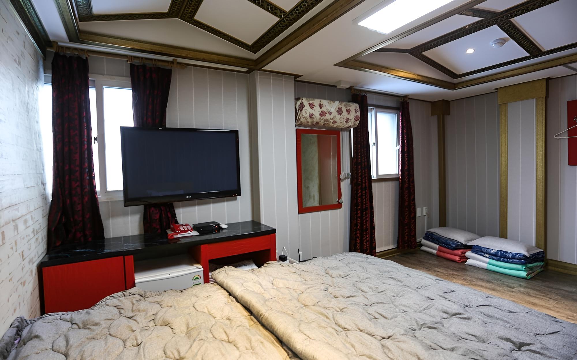Room (Suite room (twin))