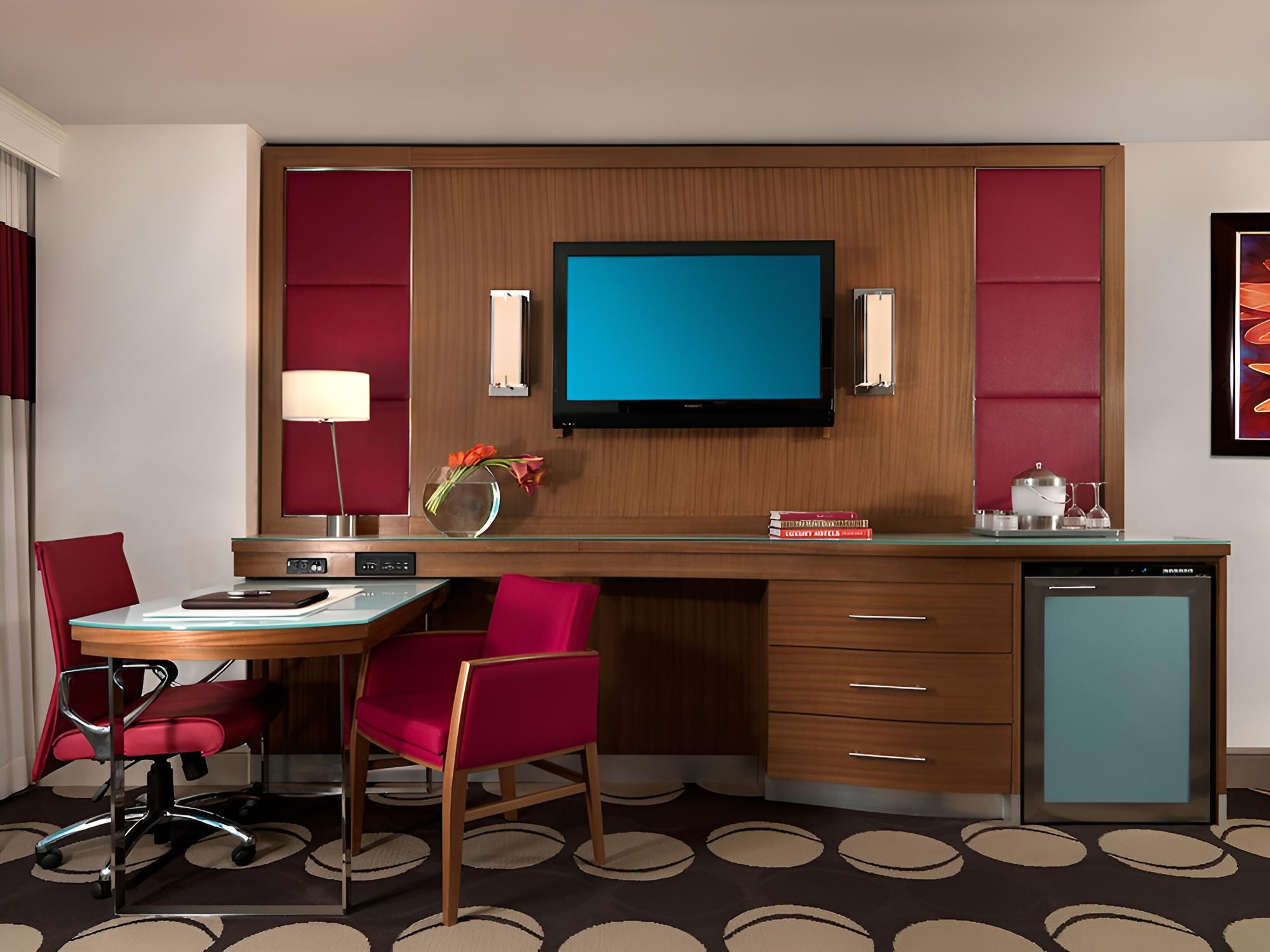 King Strip View Room