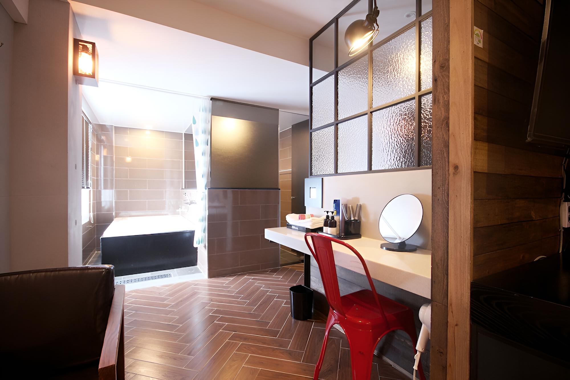 Room (VIP Twin - Available to watch on Netf) photo 1