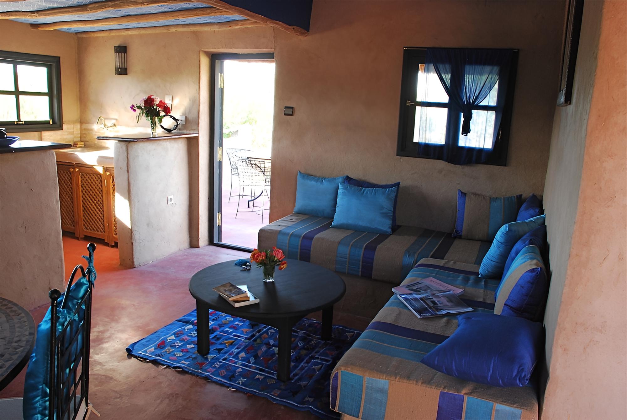 Family House, 2 Bedrooms, Kitchenette ( Maisons AFRICAINE) photo 3