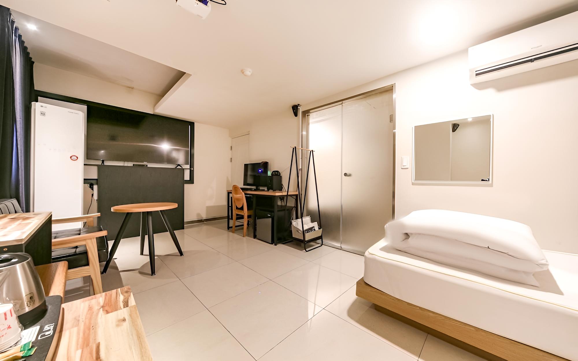 Room (Twin A (parking available) (fixed two)