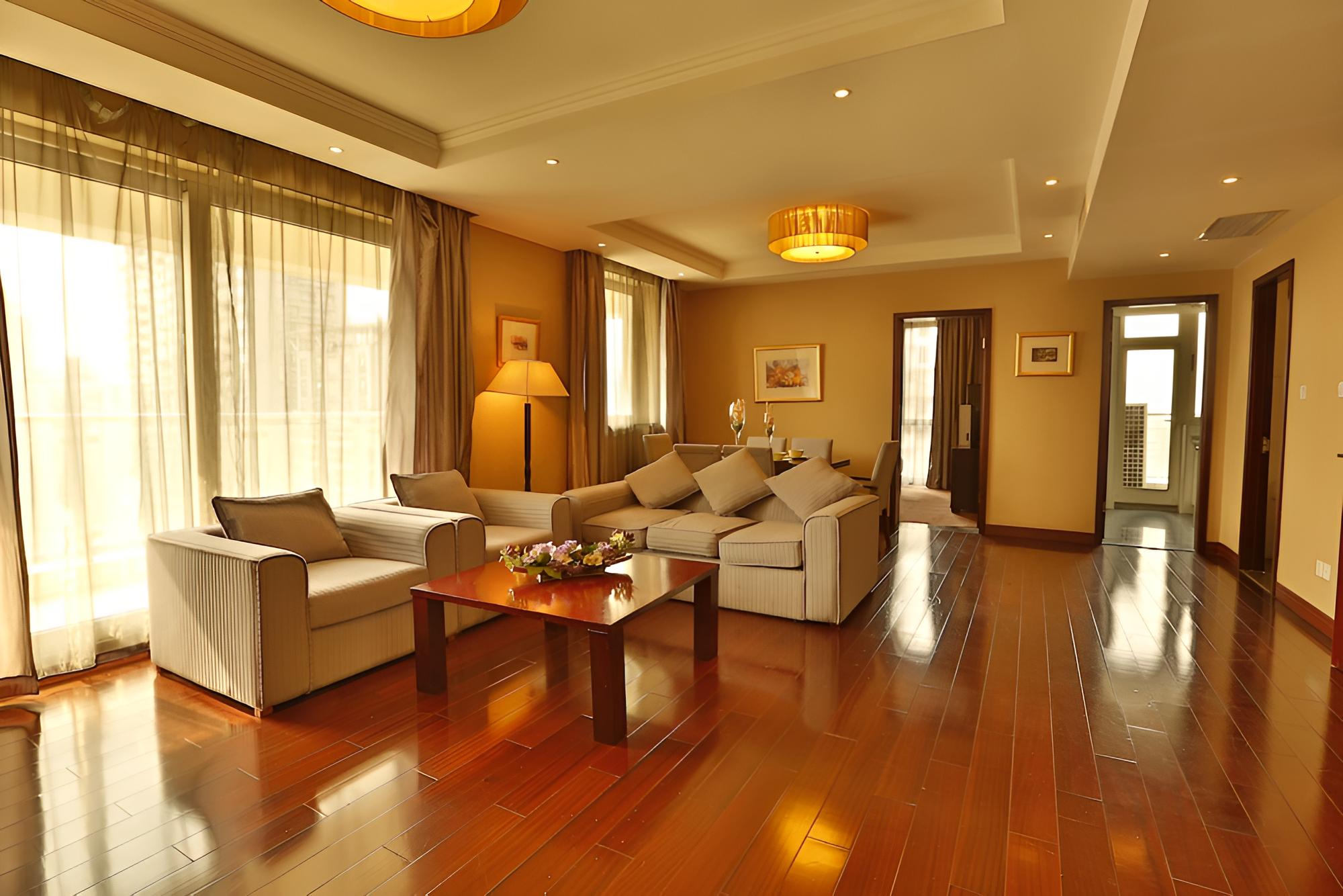 Deluxe Suite, Multiple Beds