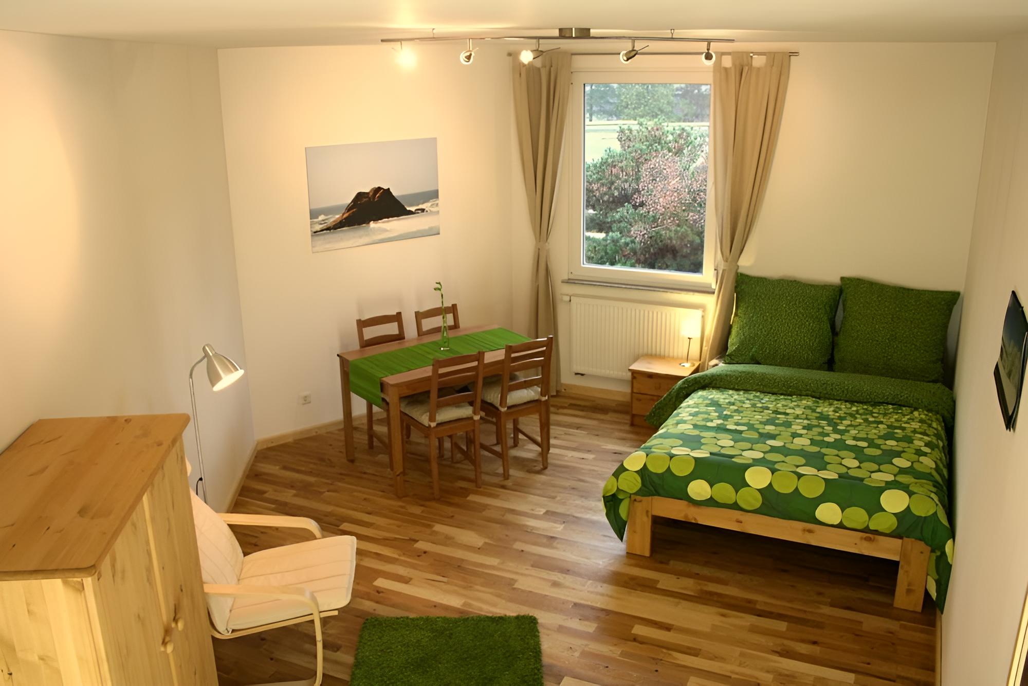 Basic Double Room, Shared Bathroom photo 1