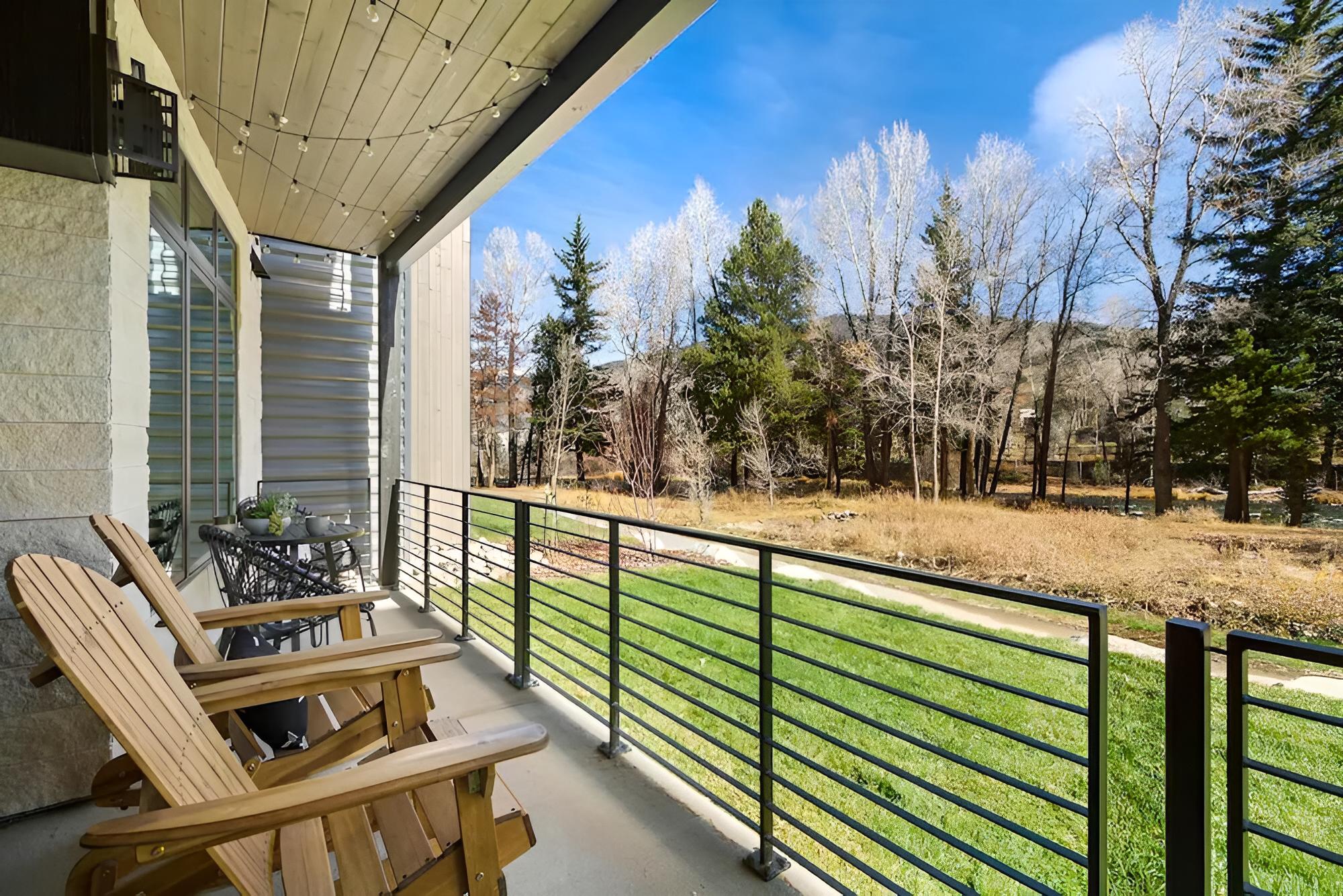 New Luxury Condo River View Sounds Patio Hot Tub, Bilde 37