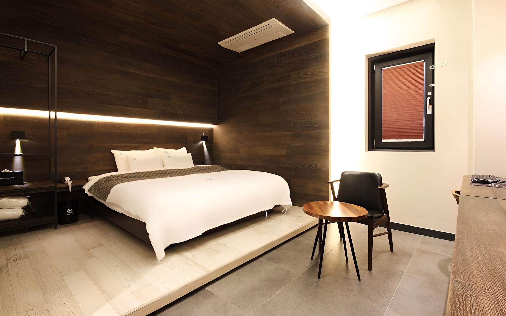 Room (Special (65-inch smart TV free Netfli) - Photo 6