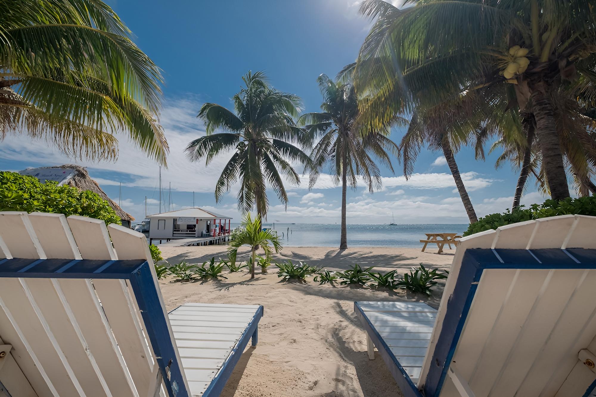 Deluxe Room, 1 Queen Bed, Beachfront (SPHR7) photo 1