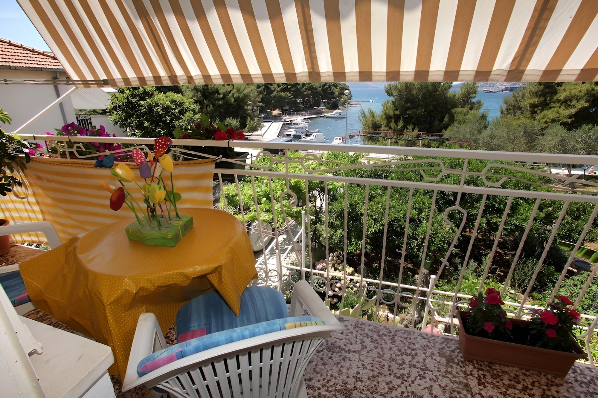 Apartment (Laura - 20m from the sea - A4(6))