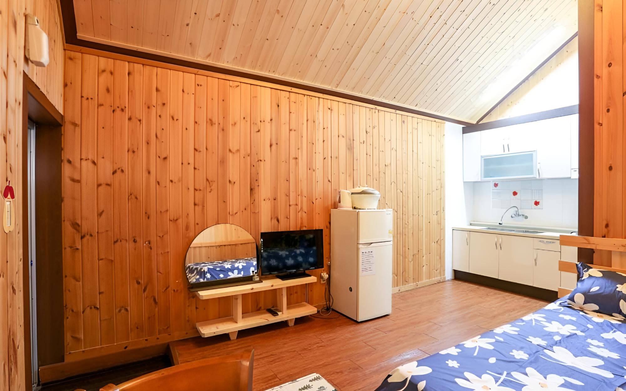 Room (Taurus)
