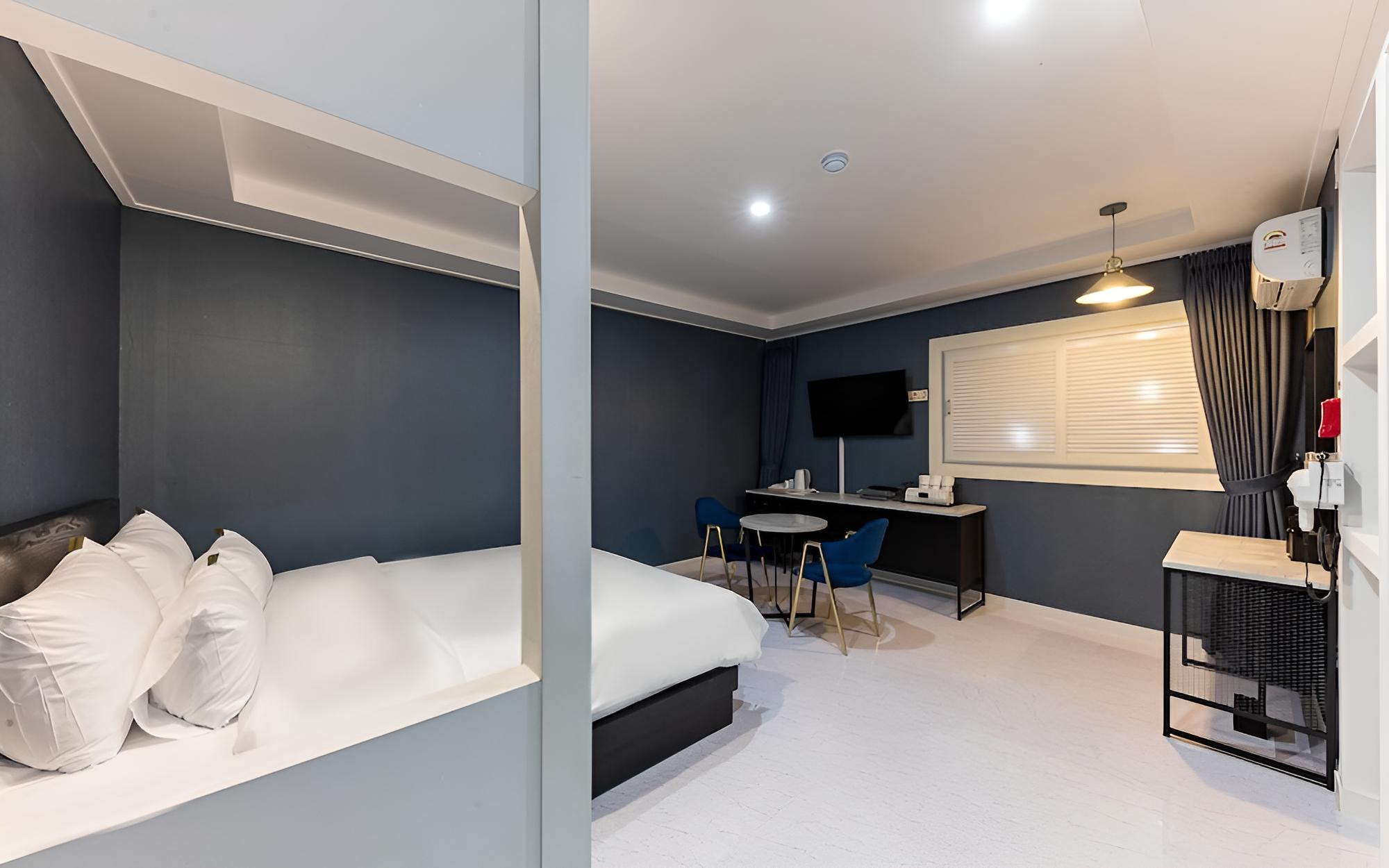 Room (Suite) photo 3