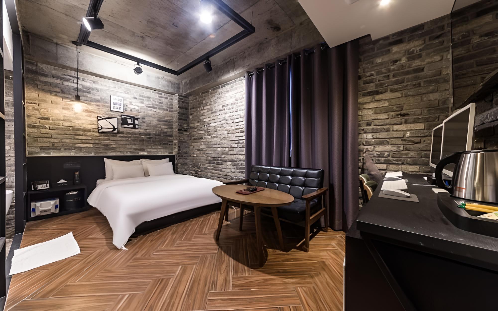 Room (Suite/for car customers only (Samsung)