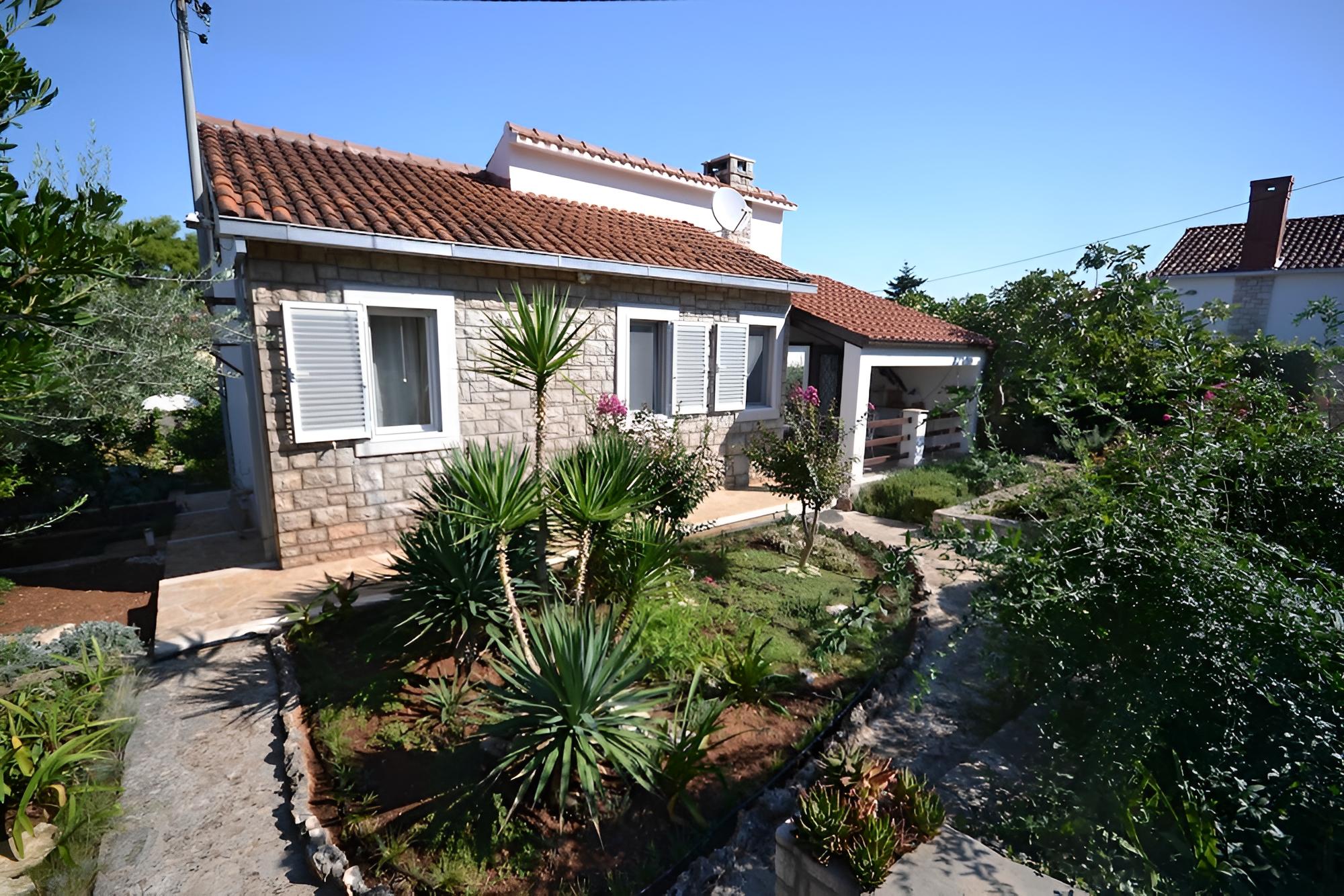 Apartment (Maja - 50 m from beach - A1(4))