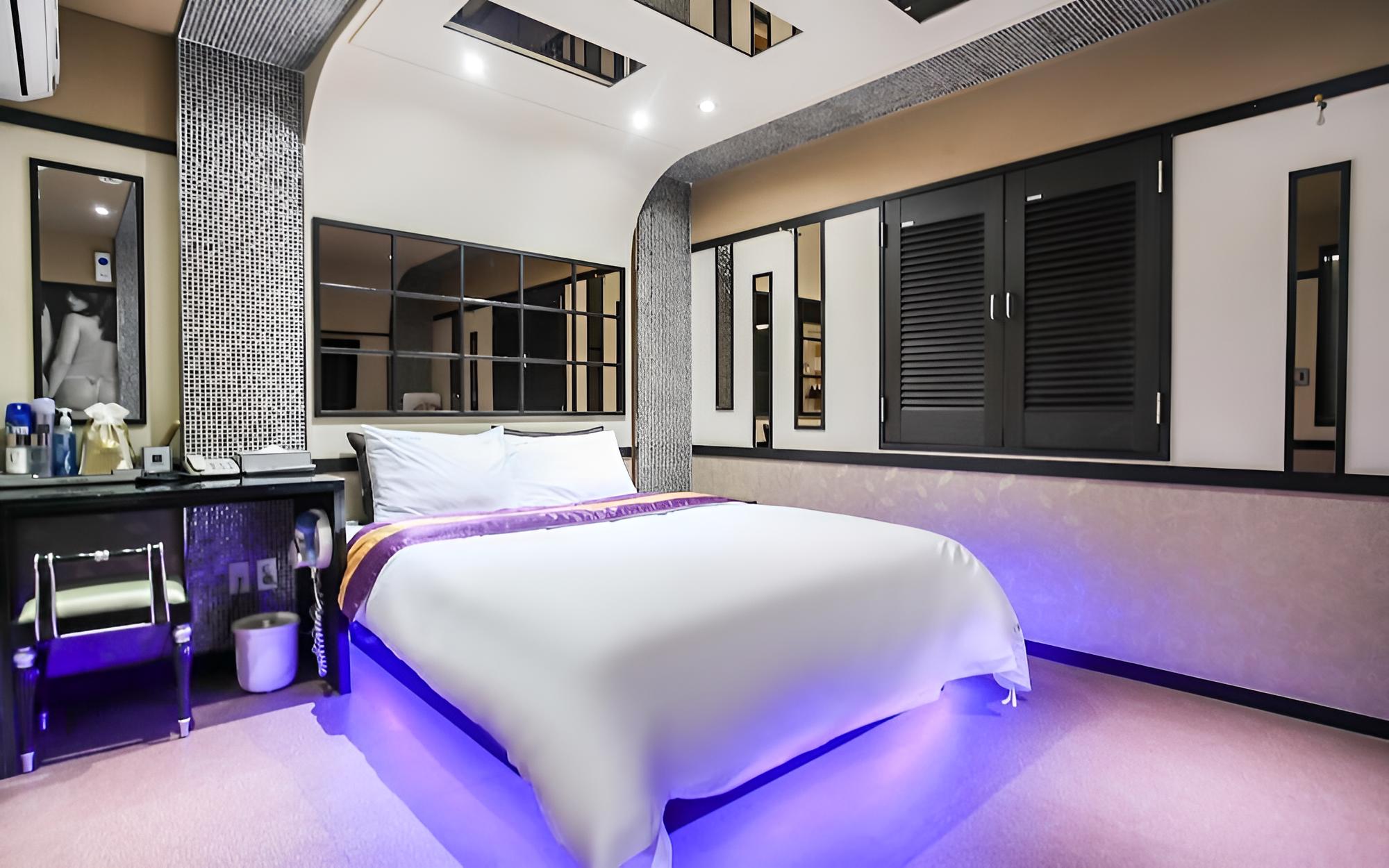 Room (Standard Room)