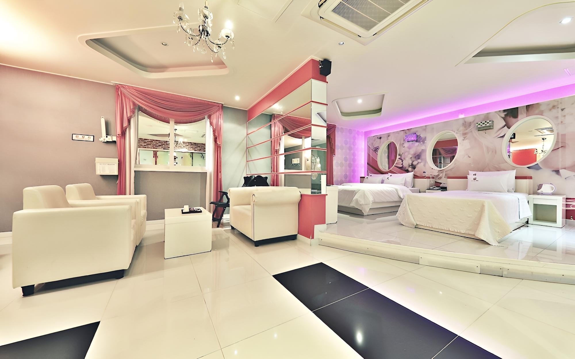 Room (Twin - 1 room 1 dedicated parking lot)