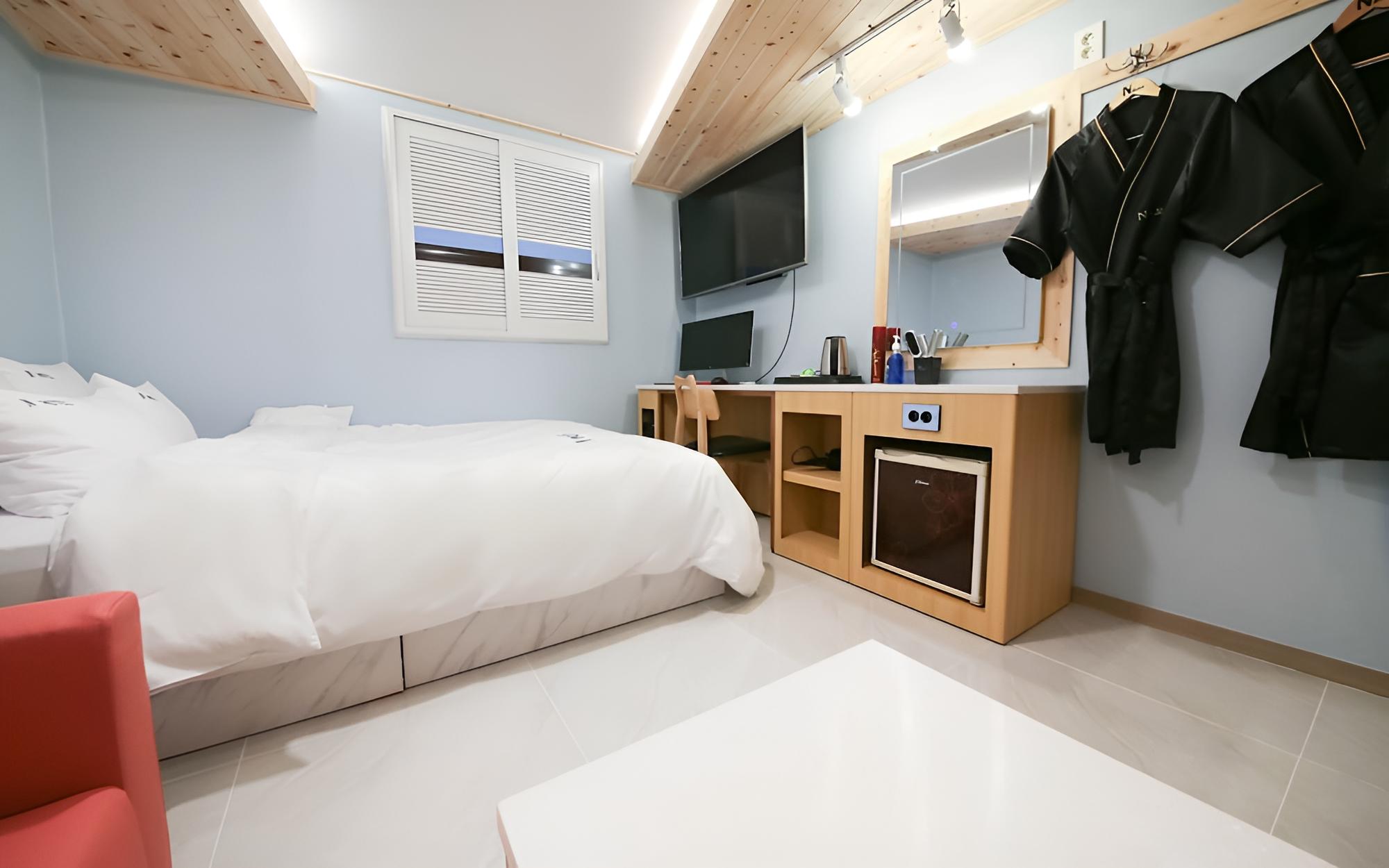 Room (Standard Room 1 PC (All OTT Service A) - Photo 4