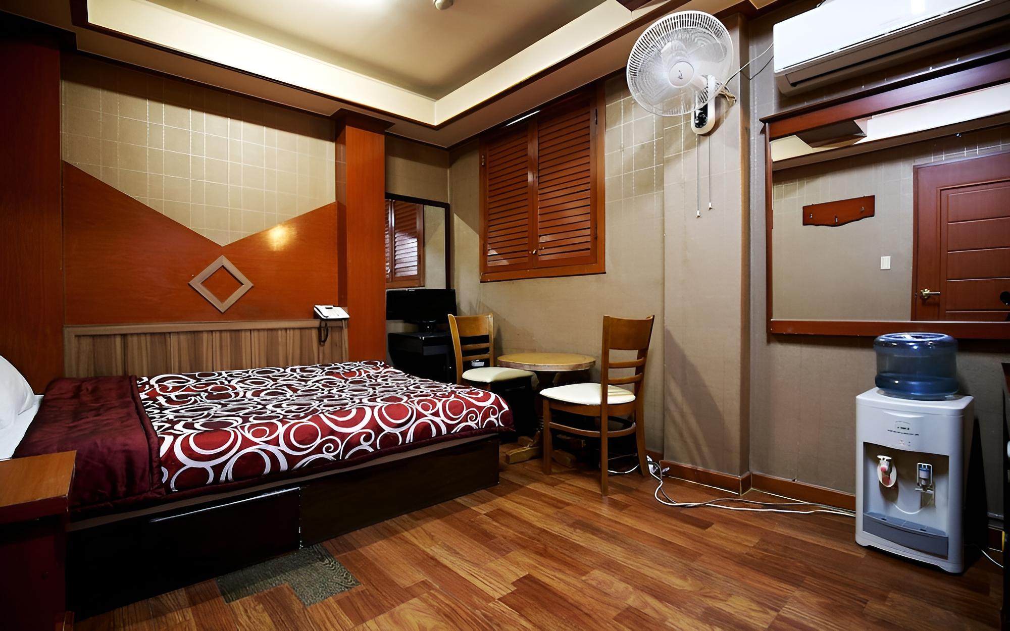 Room (Standard Room)