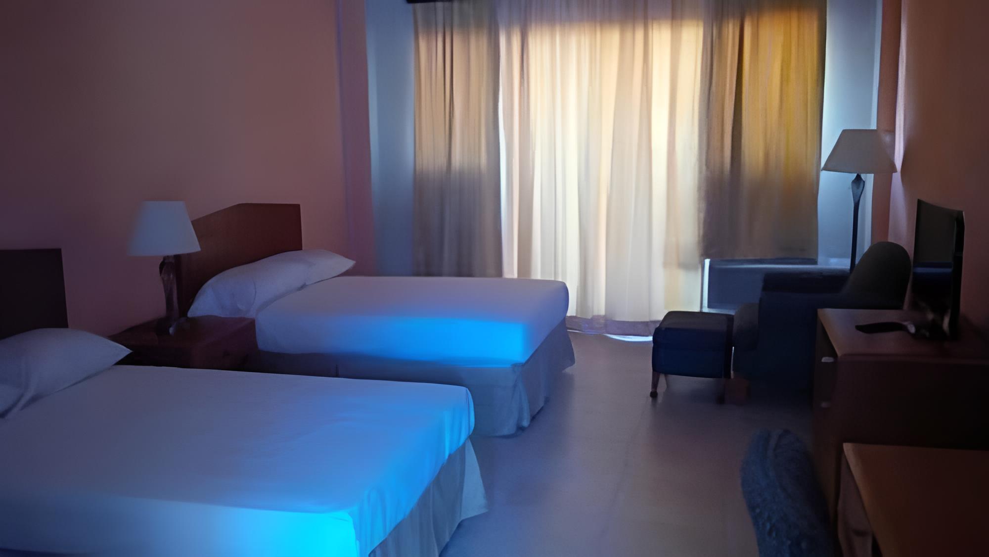 Standard Double Room, 2 Queen Beds, Pool View