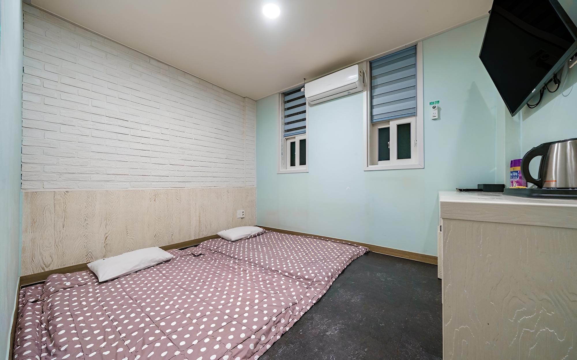 Room (Ondol room)