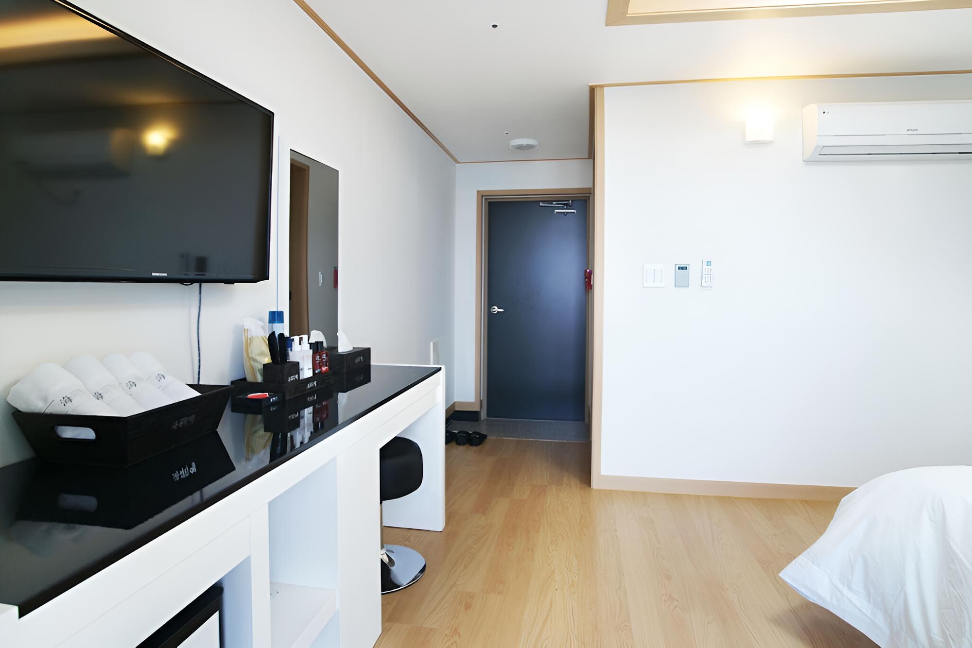 Room (Ondol Room) - Photo 1